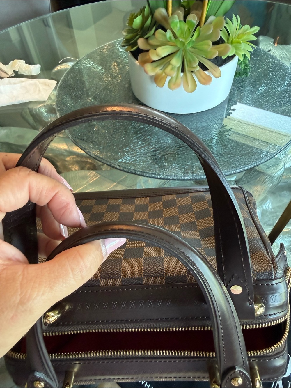Louis Vuitton
Damier Ebene Knightbridge Handbag - Picture 12 of 12